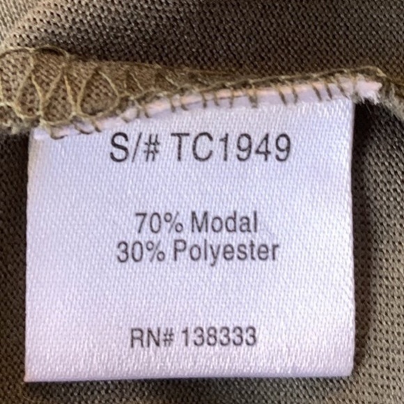 Forever, 21 Blouse open back sleeveless olive green slit hem women’s Medium - Picture 9 of 11